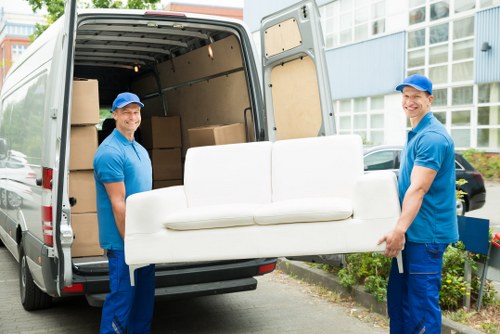 Local movers helping with a residential move in Toedinburgh