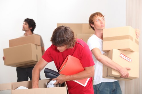 Residential flat move support in Toedinburgh with careful handling