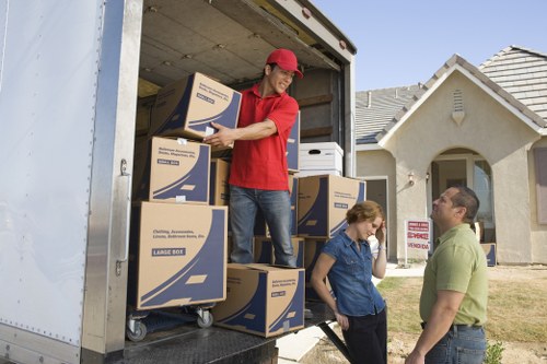 Commercial moving van support for office items in Toedinburgh