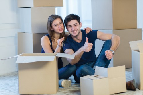 Careful handling of furniture and boxes during a Toedinburgh removal